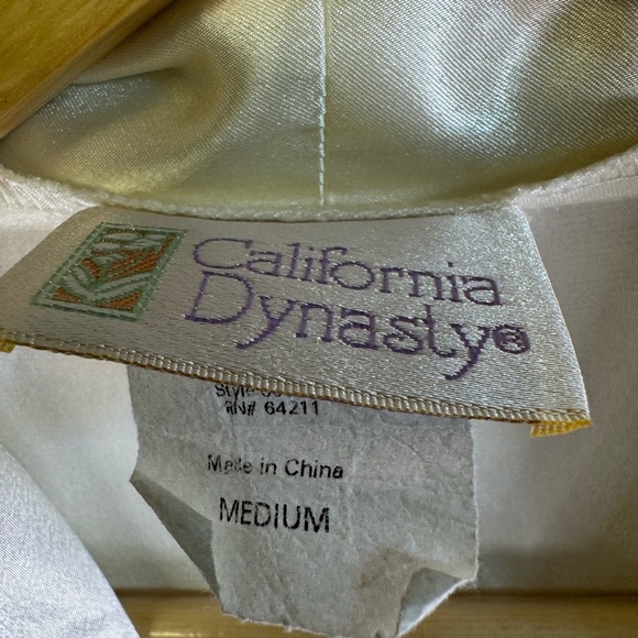 Vintage Elegant Cream Lace Trim Robe - Picture 4 of 5